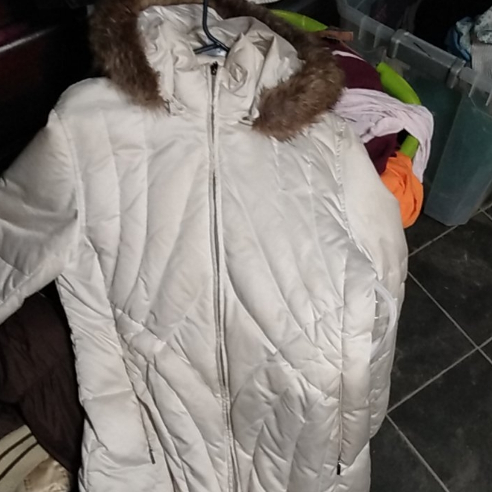 Ana Size Medium Puffer Jacket